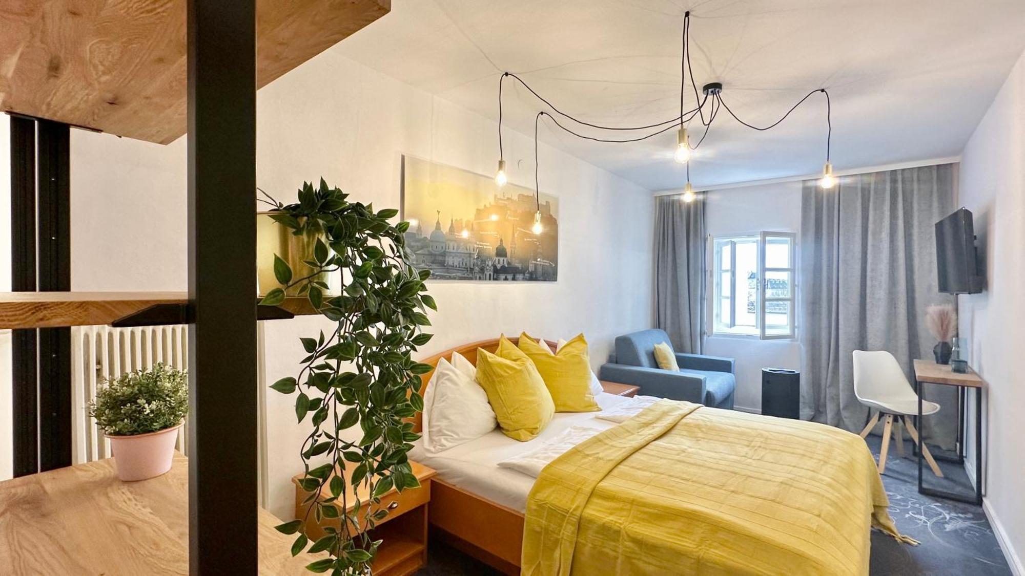 Hotel Krone 1512 Salzburg Bagian luar foto