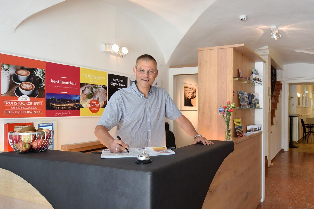 Hotel Krone 1512 Salzburg Bagian luar foto